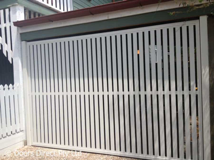 Tilt frame with Vertical Aluminium slats powdercoat white.JPG 2